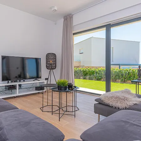 Lovely Home In Tribunj With Wifi Vikendica *