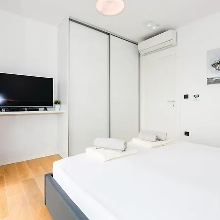 Lovely Home In Tribunj With Wifi *